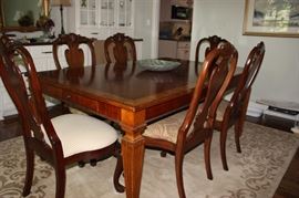 Fabulous Ethan Allen dining table and 6 chairs!