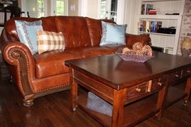 Nice leather sofa, coffee table