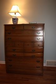 Maple chest of drawers