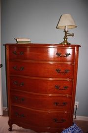 Nice chest of drawers (serpentine front)