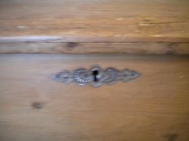 Antique pine storage bench perfect for any entry nook