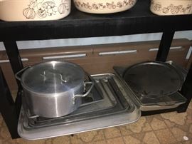 Love baking? Then you need more bakeware! Get it here!