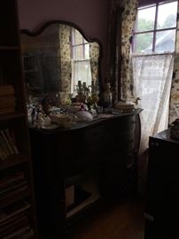 Beautiful, feminine boudoir items for her vanity or dresser!