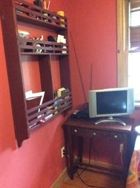 End Table & Wall organizer rack