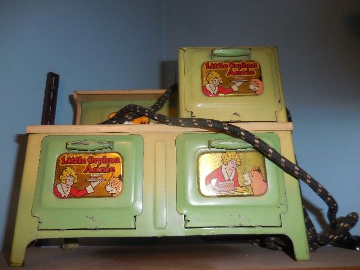 Vintage Orphan Annie Electric Stove