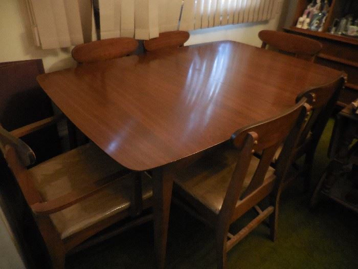 MCM Stanley Furniture Laminate Dining Table, With 2 Arm.4 Side Chairs