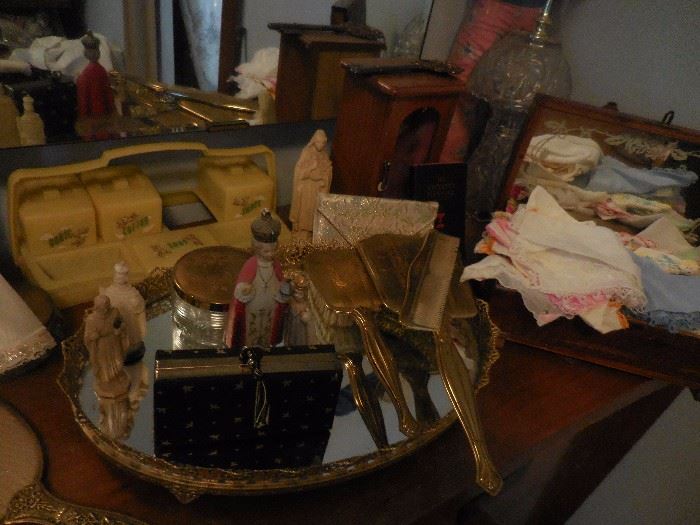 Vintage Vanity Dresser Set