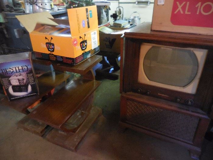 Vintage TV MCM Step End Tables..Laminate Top