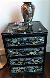 ASIAN SMALL CABINET WITH INLAID MOTHER OD PEARL DESIGN, ASIAN VASE AND 1940'S TRINKET BOX.