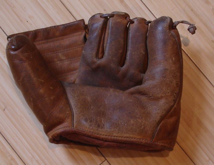 Vintage Nocona cowhide baseball glove