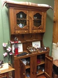 Habersham Hutch and triangle end table
