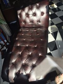 Tufted Chaise