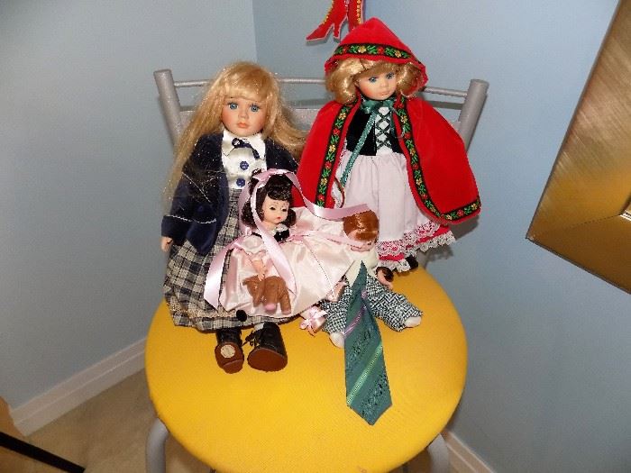 LOTS OF DOLLS- LETS MAKE A PACKAGE DEAL