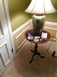 small round table not the lamp