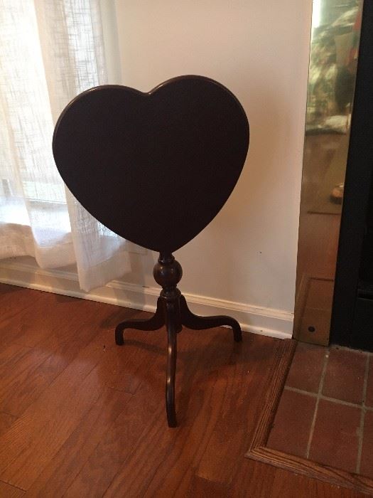 Heart Shaped Tilt Table adorable and in GREAT condition!!!