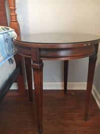 Glass topped side table GREAT condition!!! 