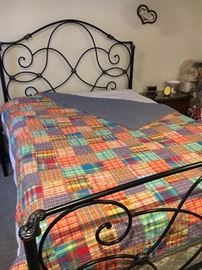 Great colorful Queen size quilt!!