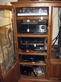 Living Room Left  Technics SL-Q350, Onkyo TX-8255, Pioneer PD-4050, Samsung BD-P1600