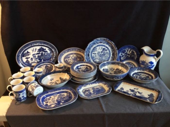 160 Blue Willow China Serving Set 