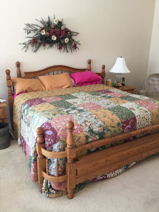 Amish King bed, 8 posters