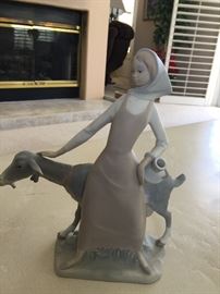 Lladro    Girl with Pitcher & Goat figurine  #4590