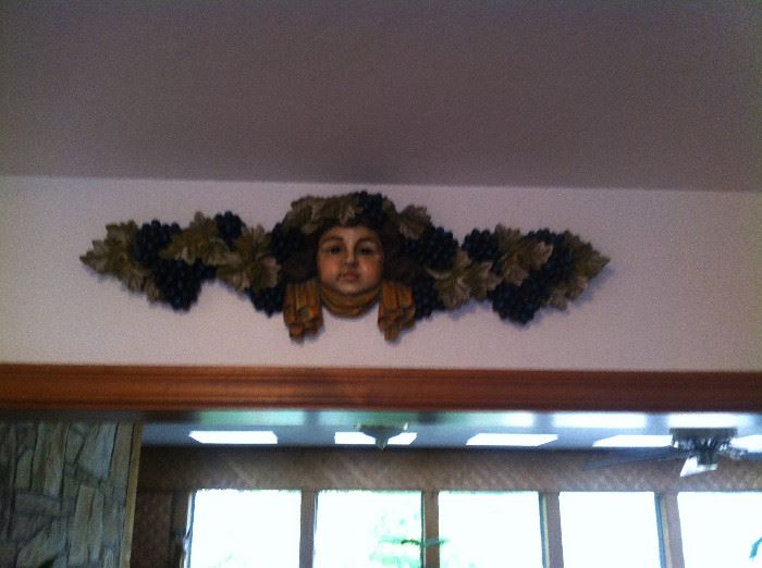 TOSCANA CHERUB WITH GRAPES WALL OR DOOR HANGING $25