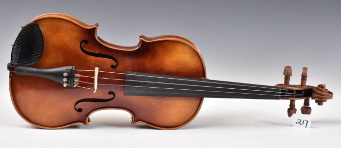 E. R. Pfretzschner Viola
model # 100, dated 1966
25" long in a hard case
together with a Roth-Glasser Bow