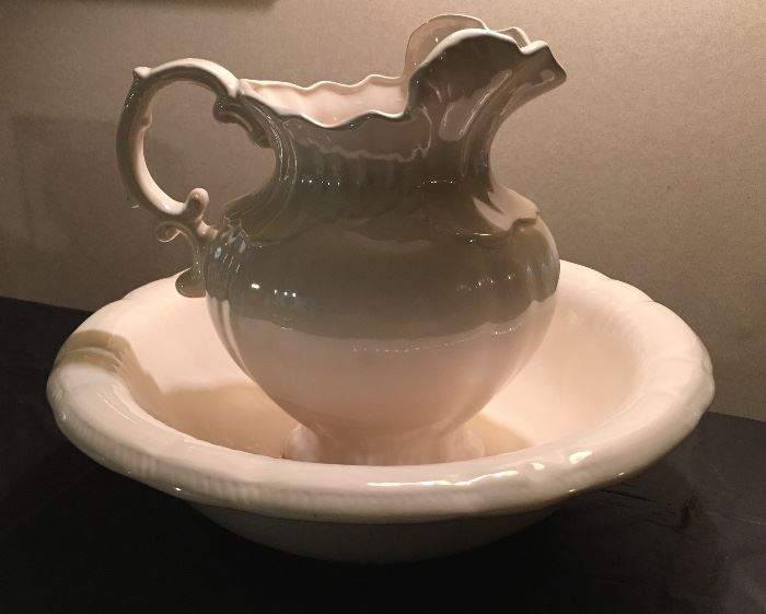 Large 12" by 14" Pitcher & Basin 
