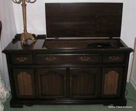 Magnavox 8 track and LP Player