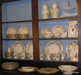 Lenox Holiday Pattern Dinner set