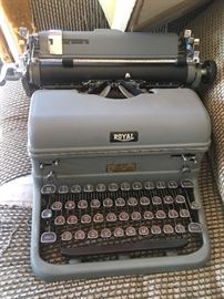 1950's Royal typewriter in perfect working condition.