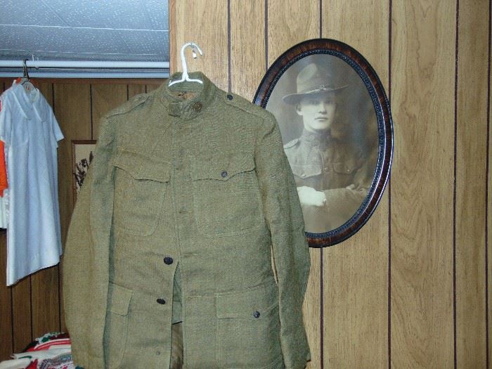 WWI MILITARY UNIFORM WITH PICTURE OF SOLDIER IN IT