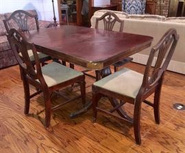 Duncan Phyfe style dining table 