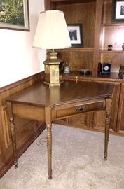 Corner desk