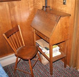 Lady’s Desk w/Chair