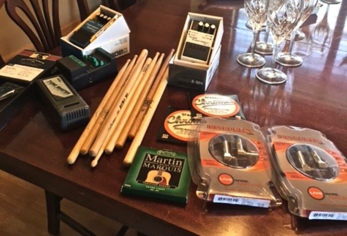 ElectricGuitarPedals,Tuner,Strings,Cables,Arborcreek
