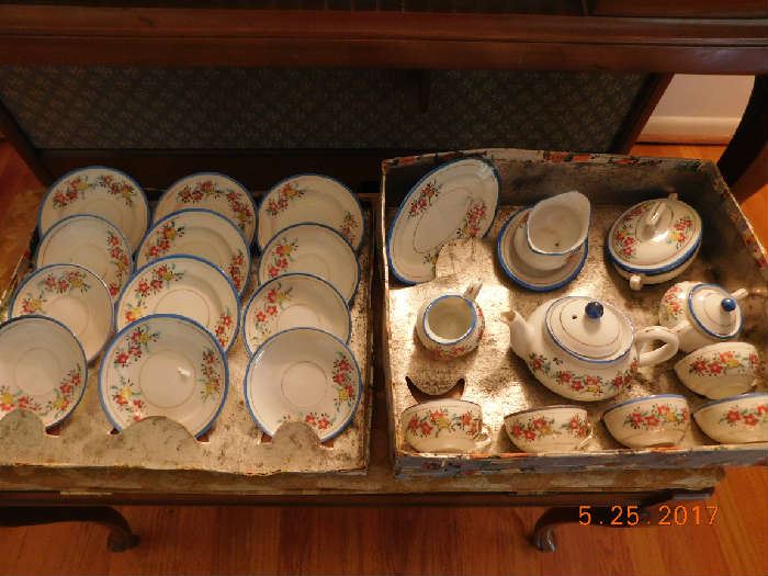 Vintage child's tea set.