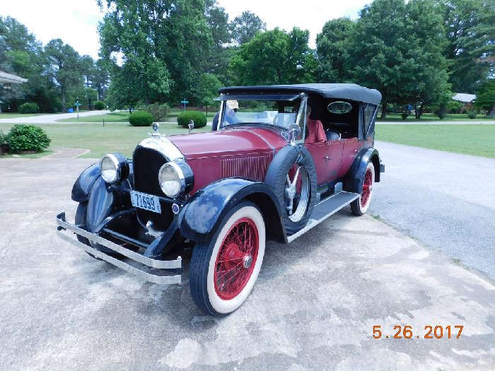 1923  Paige 7 passenger touring. Model 6-70, Wire wheels, new Lester tires. Strong runner.