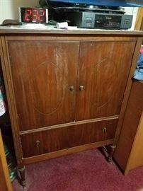 Vintage gentlemens chest