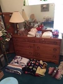 Full size bedroom bed, dresser, chest of drawers, quilts