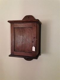 Hanging cabinet