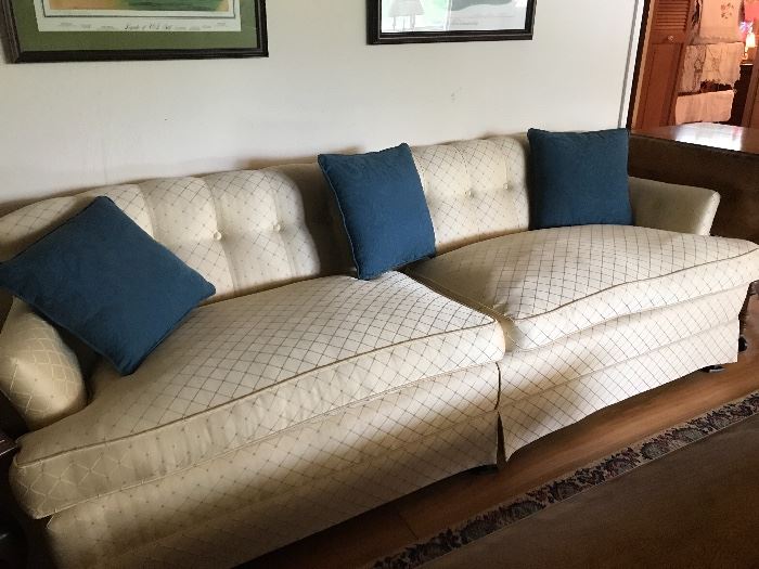 Beautiful sofa in excellent condition