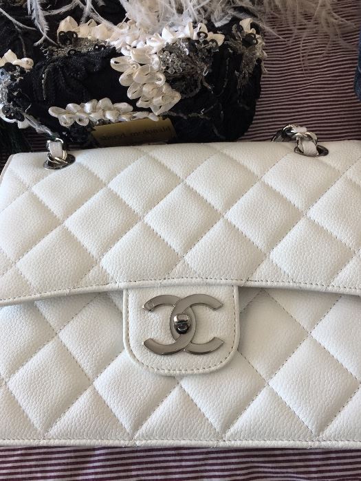 Chanel purse, real no fakes here!