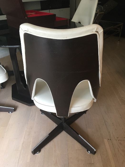 Very cool mid century modern chairs and table.
