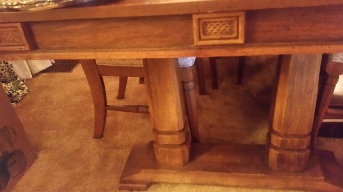 LEGS OF DINING ROOM TABLE