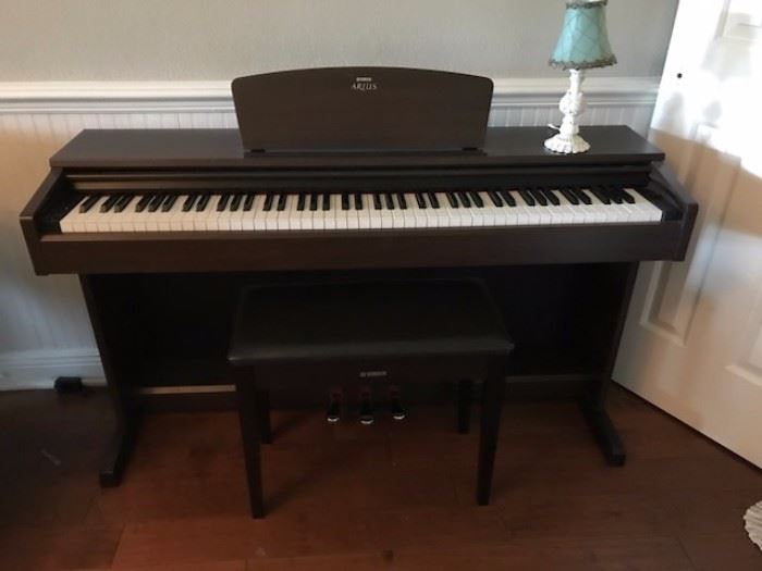 Yahama Digital piano and piano bench