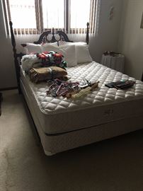 full/queen bed