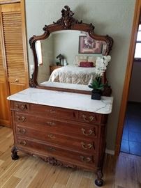 Victorian style Antique Vanity/Dresser/Chest with Detailed Mirror and Marble Top. Nice condition. Key. 