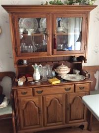 China cabinet small by Drew