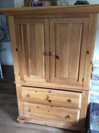 Armoire/ cabinet